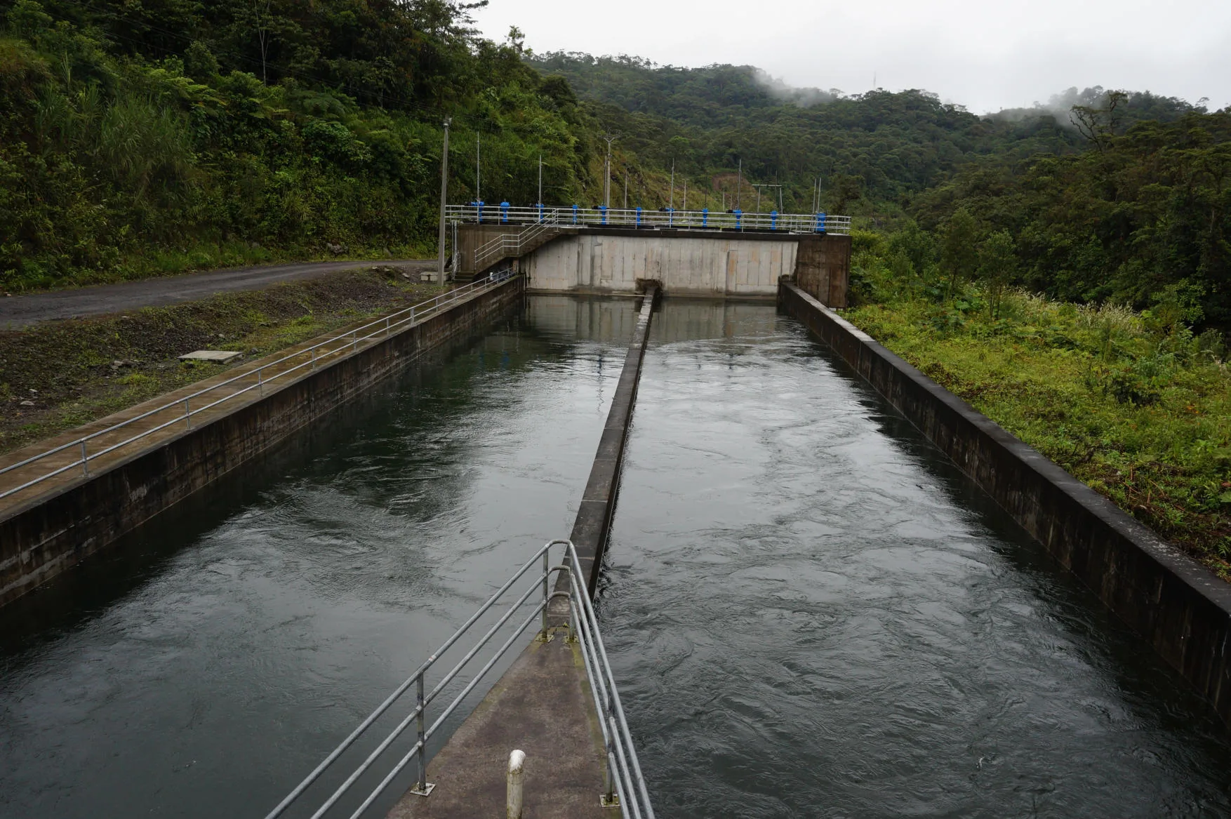 Obras hidráulicas e infraestructura hídrica en terreno